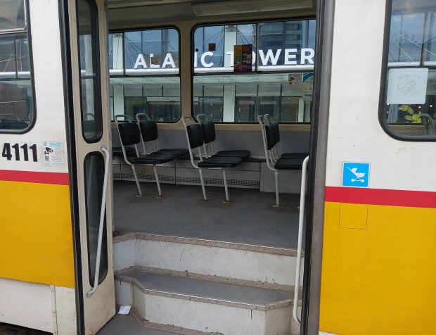 Трамвай блъсна възрастен мъж в София, в тежко състояние е