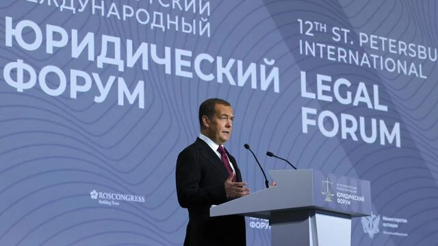 Медведев: САЩ не спечелиха Студената война, нещо повече, те са на крачка от загубата днес