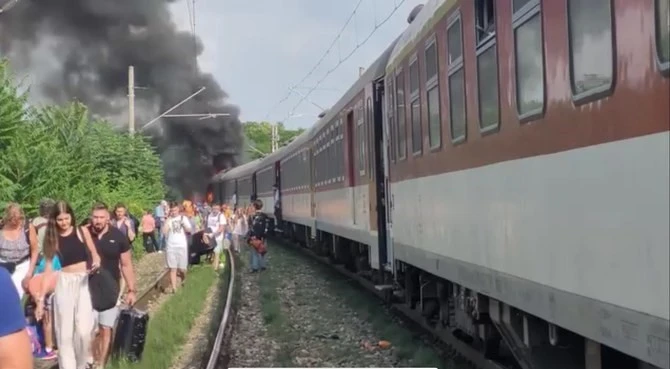 Петима души загинаха при сблъсък между автобус и влак в Словакия