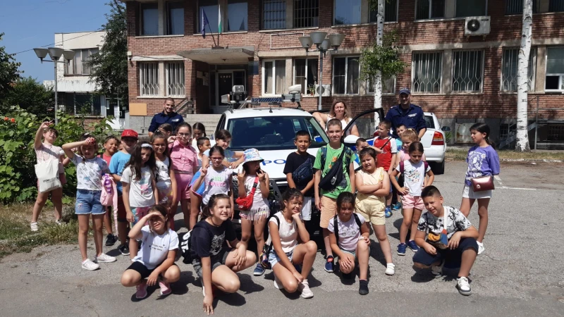 Полицейските управления в Перник отвориха врати за деца и ученици