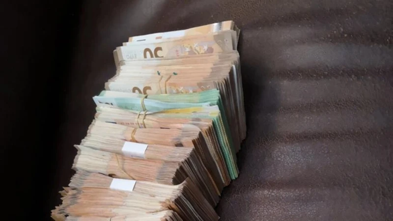 Полицията в Хасково издирва собственика на голяма сума пари