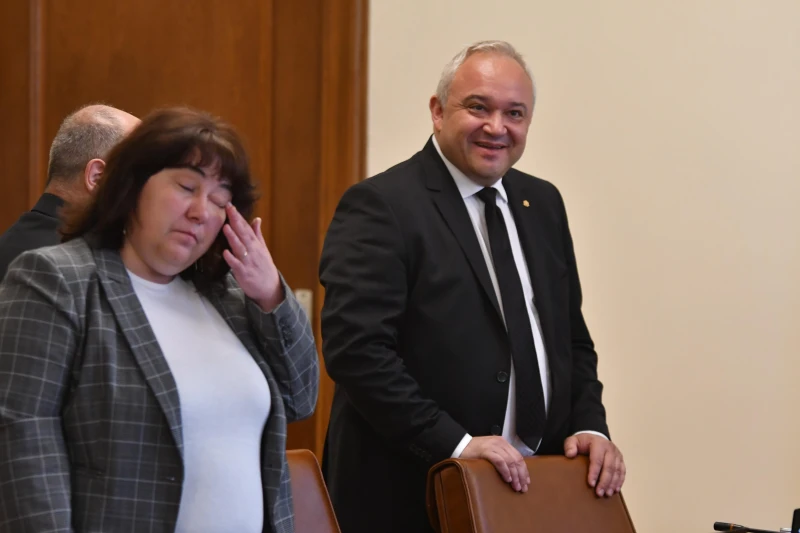 Демерджиев си самоназначил охрана