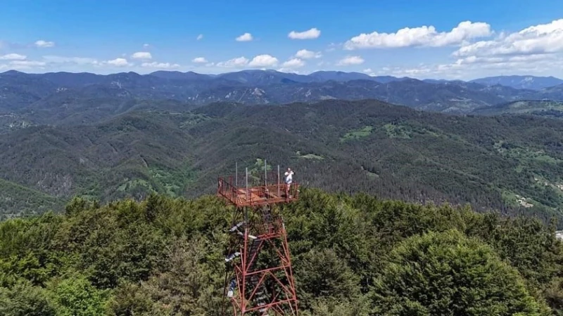Панорамна вишка "Лиса гора" с внушителна гледка към Родопите, Пирин и две гръцки планини изградиха край село Могилица