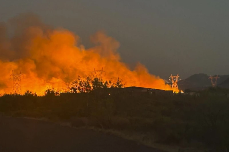 Евакуират най-гъсто населената част на щата Аризона заради горски пожар