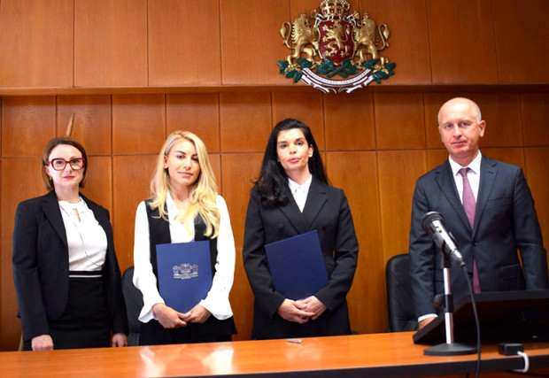 На официална церемония в Окръжен съд – Варна след спечелен
