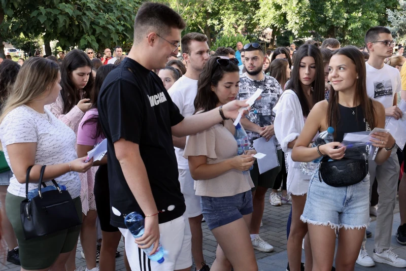 Кандидат-студентите за МУ Пловдив писаха по вариант 1 на изпита по биология и химия