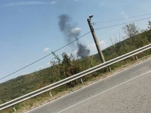 Пожар гори край пътя Велико Търново – Шереметя