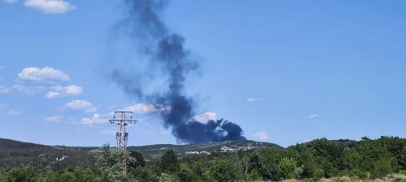 Запален боклукчийски камион е причината за пожара пътя Велико Търново - Шереметя