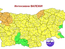 Две степени на опасност са обявени за утре! В Западна България ще вали интензивно, екстремно горещо ще бъде в останалата част от страната