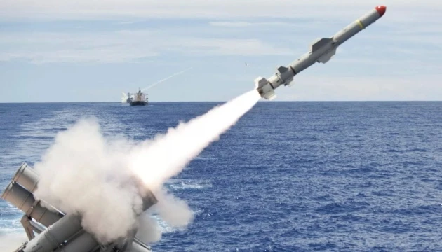 Девет руски кораба са на бойно дежурство в Черно и Азовско море, един от тях е ракетоносец
