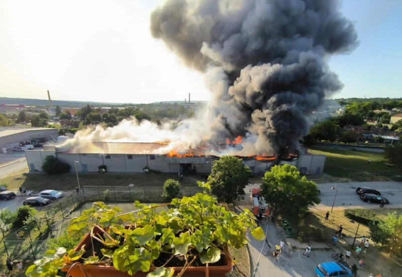 Разкриха подпалвача на строителния магазин в Разград
