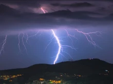 Силна буря ще бушува в популярни гръцки курорти в сряда и четвъртък