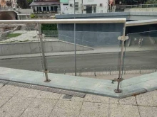 След публикация на Plovdiv24.bg: Оправиха счупеното стъкло на "Форум Север"