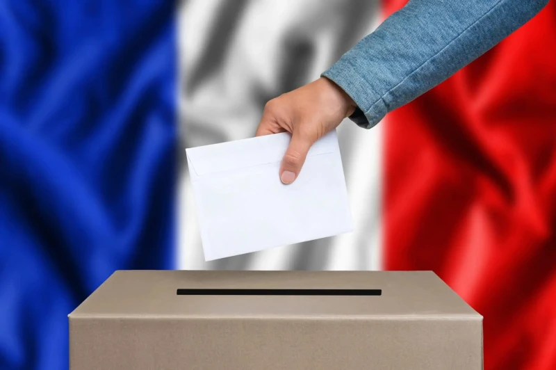 Над 200 кандидати се оттеглиха от втория тур на изборите във Франция, за да попречат на победа на Марин льо Пен