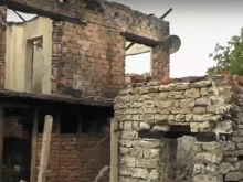 Двама възрастни и две деца бедстват след пожар във Врачанско