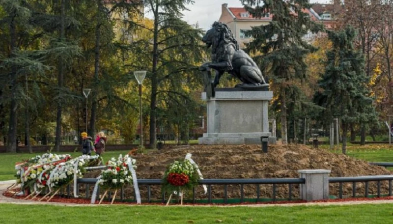 Контрера към Терзиев: Мемориалът на Първи и Шести пехотни полкове не се вписвал в околното пространство?! А гей парадът вписва ли се?