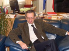 Долев омекна към Дянков
