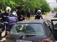 Възрастен мъж е затиснат в автомобил след тежка катастрофа на пътя Пазарджик - Панагюрище