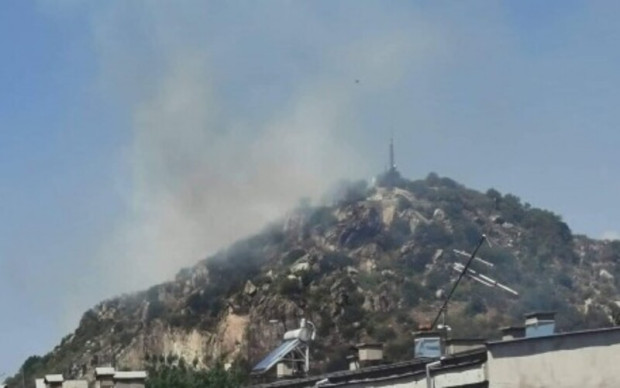 TD Овладян е пожарът на Младежкия хълм в Пловдив избухнал