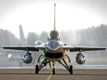 Kyiv Post: Бойният дебют на F-16 в небето на Украйна ще бъде бавен, внимателен и предпазлив