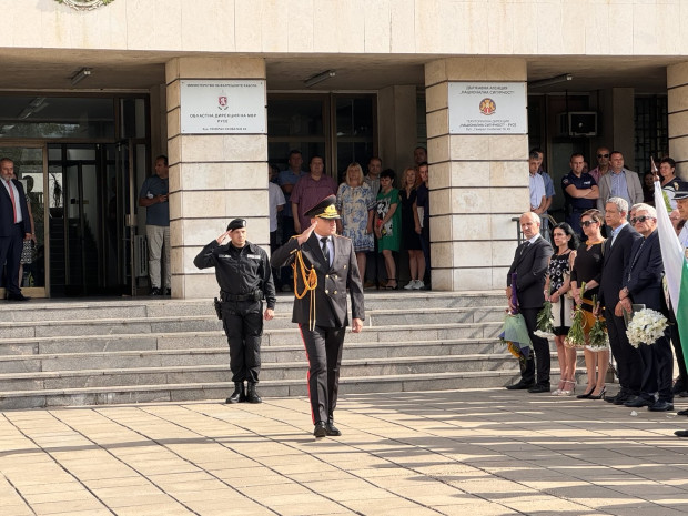 TD С официална церемония пред сградата на ОДМВР Русе започна