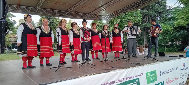 Започнаха концертите на формациите към читалищата на населените места в Община Казанлък