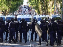 Франция разполага 30 000 полицаи в деня на изборите