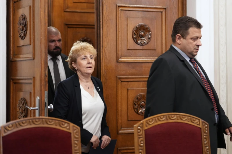 "Величие" поиска Николай Марков и Виктория Василева да освободят постовете си в парламента