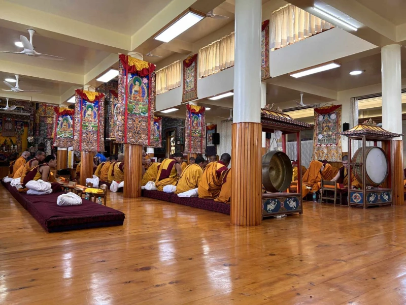 Монаси от манастира в Дарамшала гостуват в Бургас от 6 до 8 юли