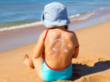 Как да предпазим детето от слънчево изгаряне и кога задължително трябва да потърсим лекарска помощ