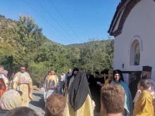 Литийно шествие до средновековен храм край Кюстендил