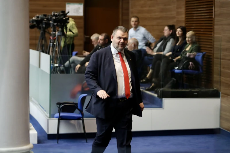 Пеевски: Няма да позволя на проруските партии да се гаврят с нашите хора