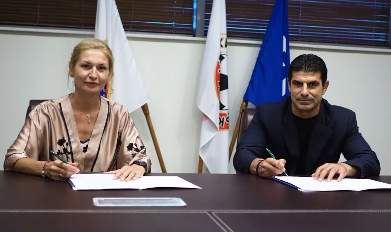 Гонзо сложи подпис върху важен документ! Първа лига с технология от Световното