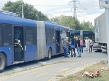 Тежка катастрофа с автобус на градския транспорт в Бургас, има пострадали