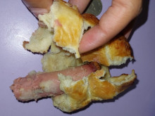 Майка: Ето ги вкусните кренвиршки, да ви е сладко