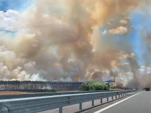 Пожар близо до АМ "Тракия", шофьори сигнализират за неприятности