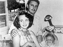 Почина първата съпруга на Фидел Кастро