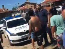 Напрежение в ромския квартал на Мъглиж, на място има полиция 