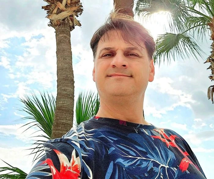 Любим комик и горд баща на две дъщери днес става на 48
