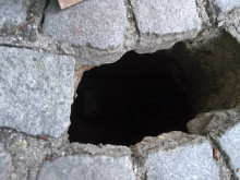 Сериозна дупка зейна на софийска улица