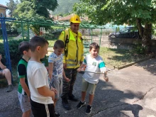 Деца от лятната занималня във Врачанско се учиха как да опазят горите от пожари