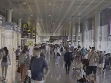 Българи чакат полет повече от 10 часа на летището в Барселона
