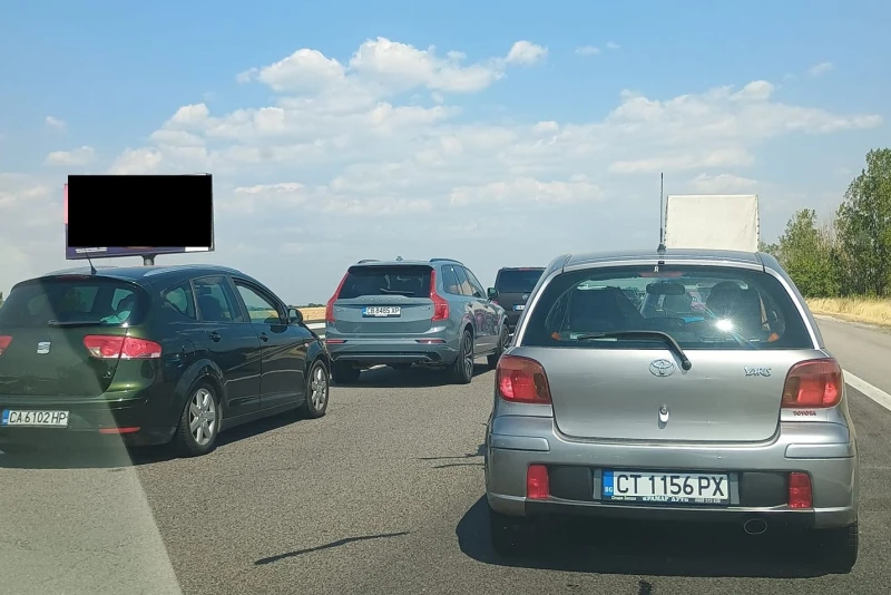 Два инцидента на "Тракия"! Жени са в болница след меле между 4 коли