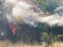 Пожар изпепели повече от 10 къщи в ивайловграско село