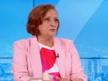 Искра Михайлова: Няма конфликт Пеевски - Доган