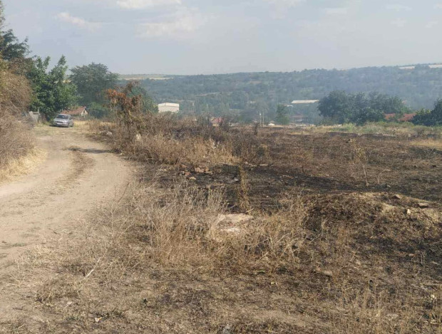 </TD
>Пожарът в района под старата телевизионна кула край Русе, който