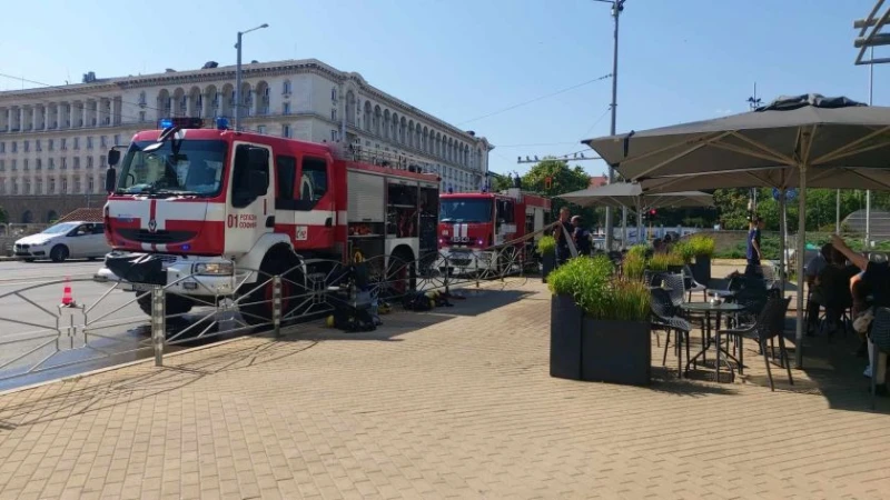 Потушен е пожарът, който горя на метростанция "Сердика"