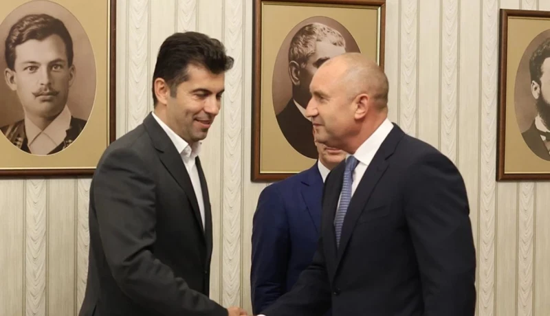 Очаква се президентът да връчи втория мандат