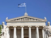 "Капитал" (Гърция): Гърция тръгва на война на два фронта, Мицотакис има стратегия и за Северна Македония, и за Турция