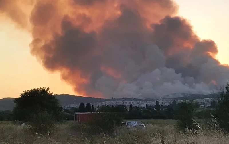 Пътят Стара Загора-Статозагорски бани е затворен заради пожара